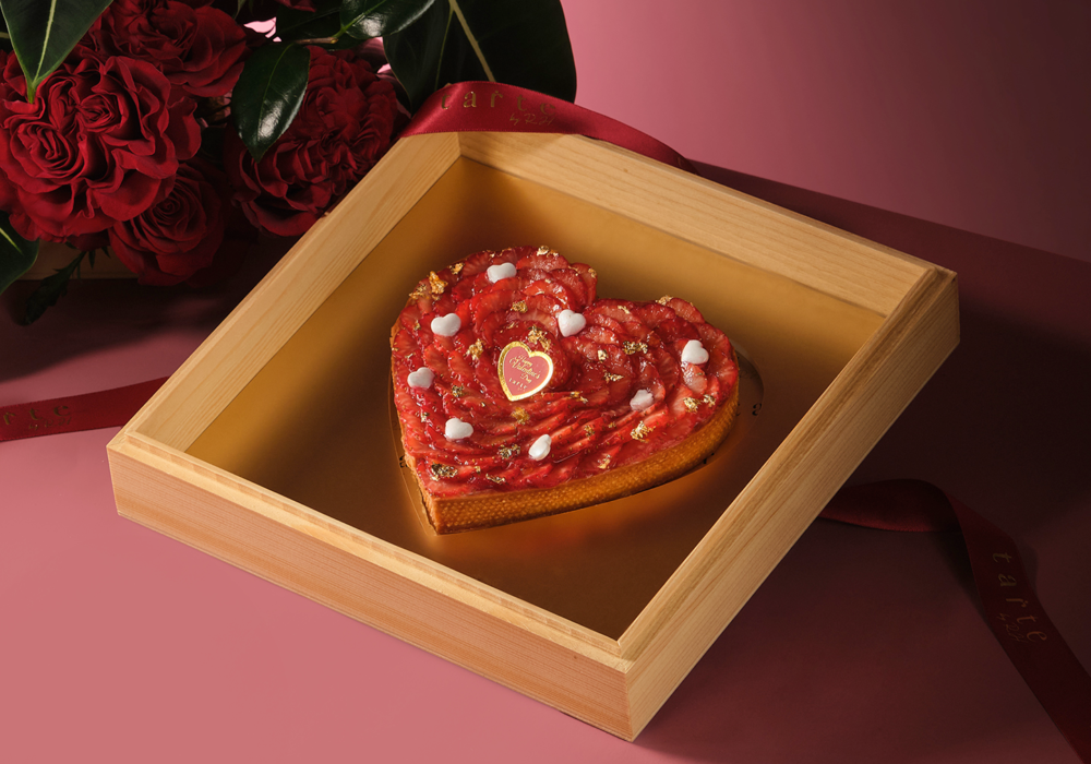 6″ heart-shaped fresh japanese strawberry tart